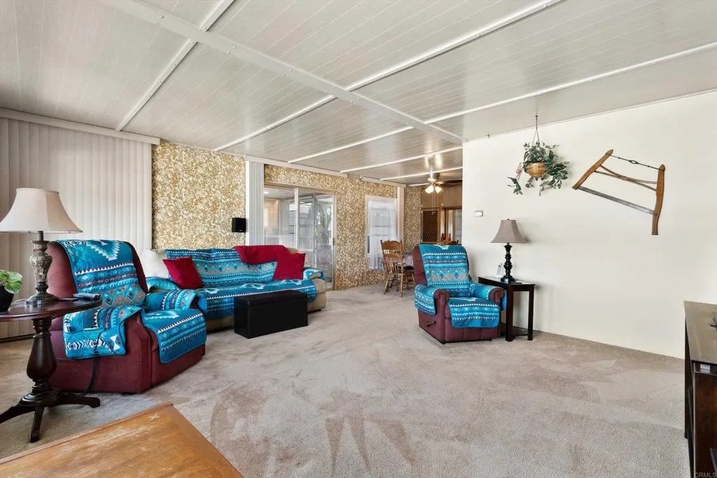 https://cdn.realtyfeed.com/cdn/127/307076017/bdbb9e02c0da5b1bef578cd8197deded.webp