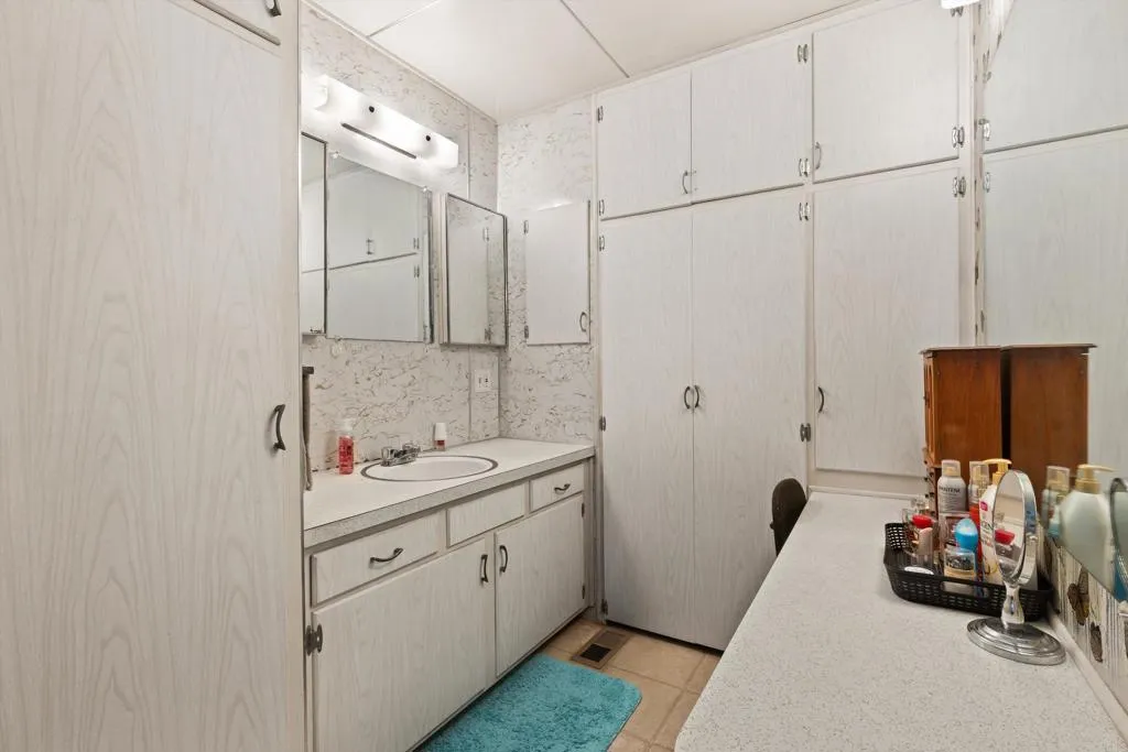 https://cdn.realtyfeed.com/cdn/127/307076017/d3f0dedfb9cfca12df1b50ecb248d305.webp
