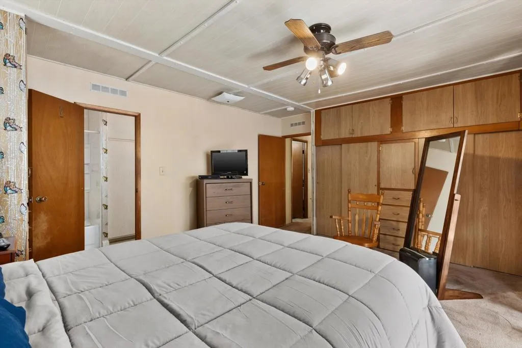 https://cdn.realtyfeed.com/cdn/127/307076017/fae82c83cc315d3b33b94b1182964c1d.webp