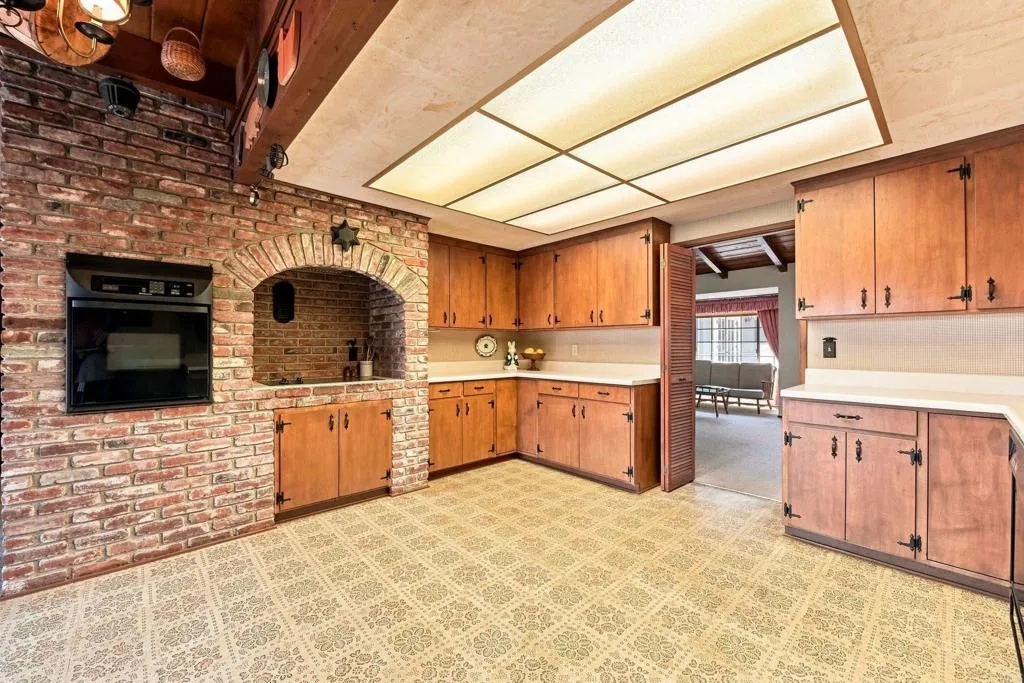 https://cdn.realtyfeed.com/cdn/127/307076036/7218763155e4b6bb43e20a5866cd3629.webp