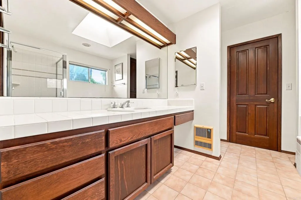 https://cdn.realtyfeed.com/cdn/127/307076036/8811e2ba90ce656eebe5d65ef0c11699.webp