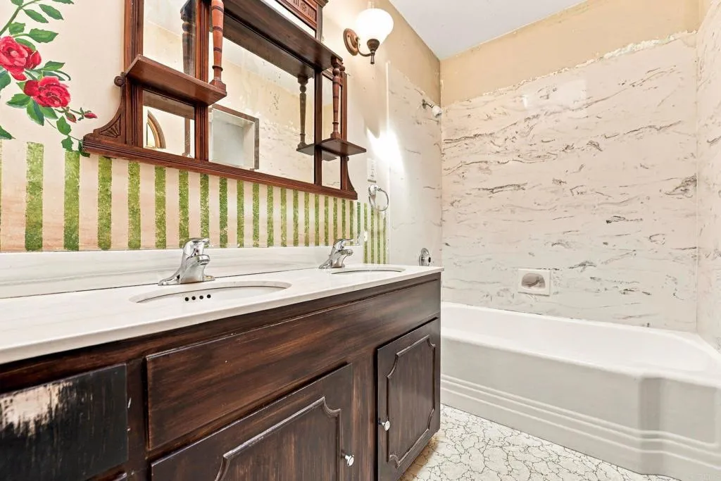 https://cdn.realtyfeed.com/cdn/127/307076036/9f5b1a01d8f27a66f136ee574c146ffd.webp