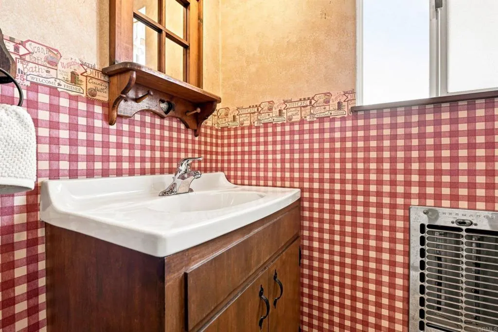 https://cdn.realtyfeed.com/cdn/127/307076036/d0ac605fe50674ff31a5b452b9508c0f.webp