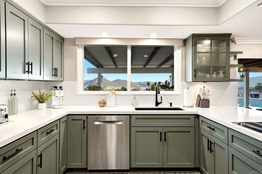 https://cdn.realtyfeed.com/cdn/127/307076072/08900236c810bb02ed4558f14b381794.webp