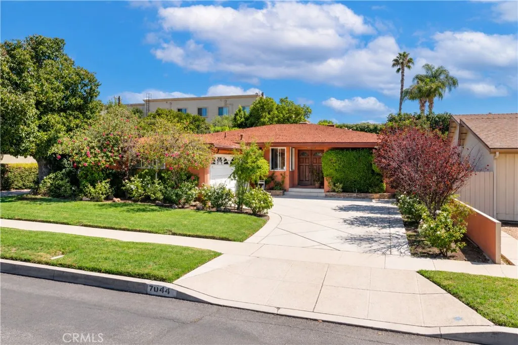 Van Nuys, CA 91405