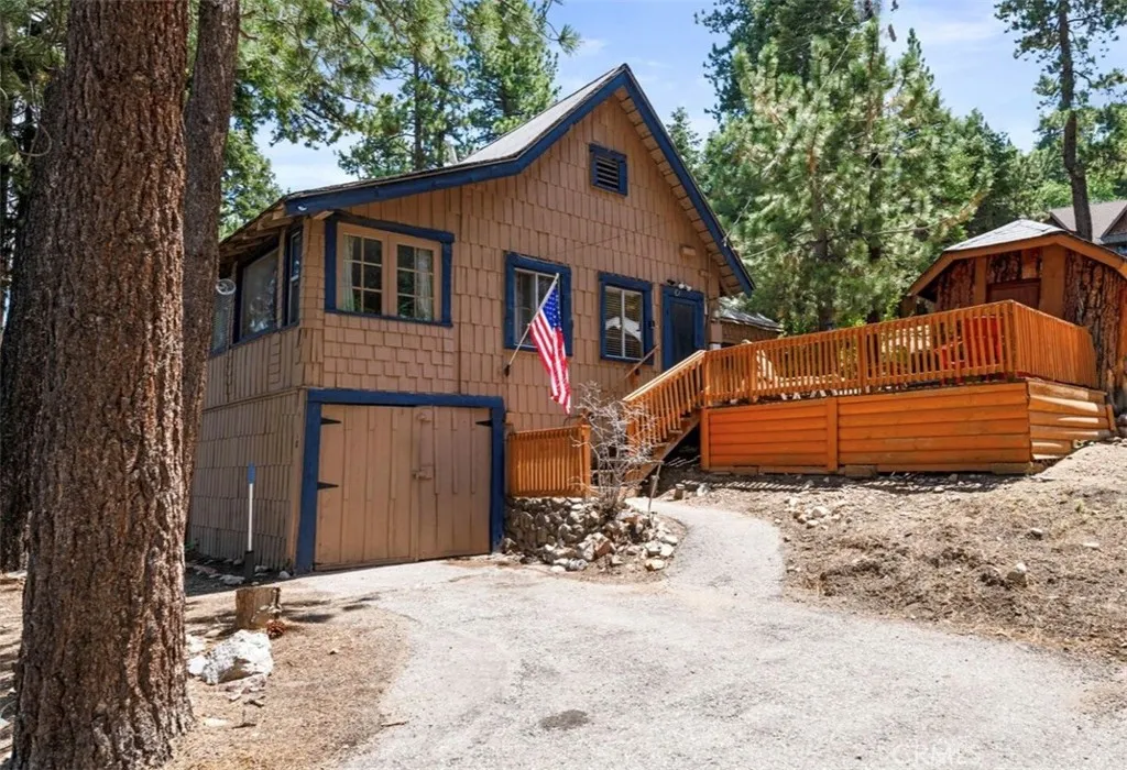 1118 Clubview Drive
