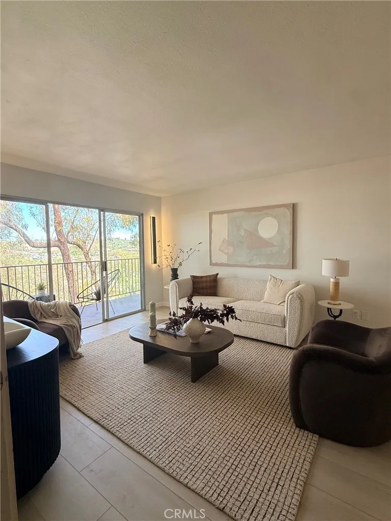 2330 Hosp Way Unit 304, Carlsbad, CA 92008 - Photo 3 of 12, Carlsbad, CA