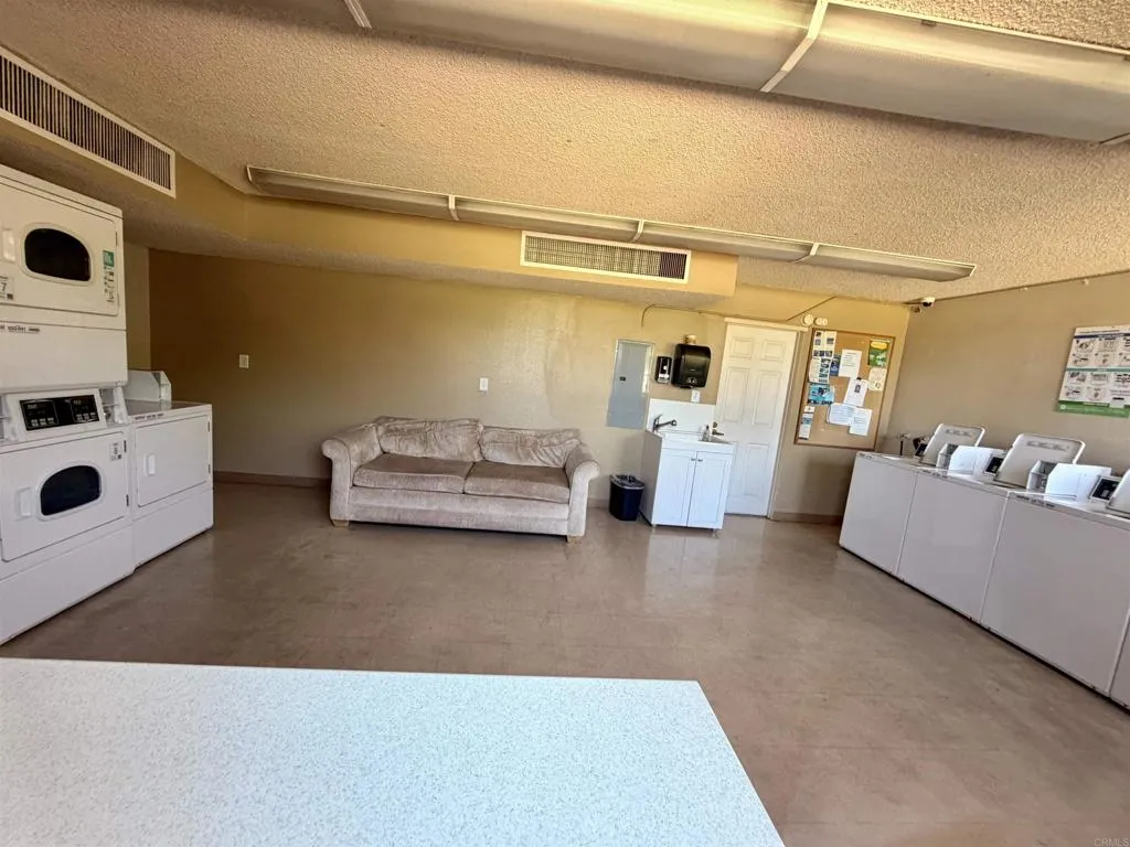 https://cdn.realtyfeed.com/cdn/127/307076148/07a91d74b88738769f235253311bd62e.webp