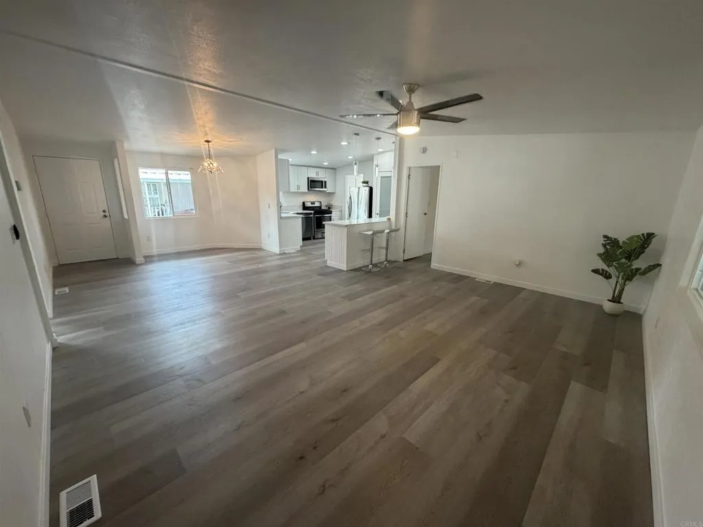 https://cdn.realtyfeed.com/cdn/127/307076148/a9f67557276fa904c6ddb0570eacecf5.webp