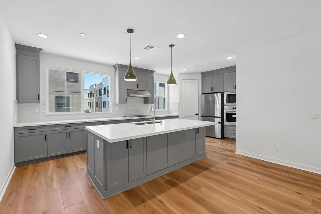 4949 Thistle Way, Carlsbad, CA 92008 - Main photo, Carlsbad, CA