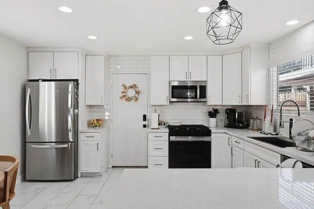 https://cdn.realtyfeed.com/cdn/127/307076170/5ba41f5b0de05296af04230066e49ca6.webp