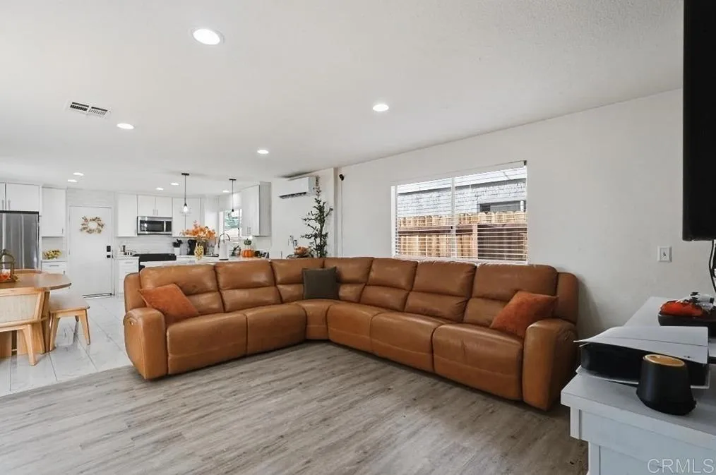 https://cdn.realtyfeed.com/cdn/127/307076170/c70915f4ddc5534a70ca06250e0111ef.webp