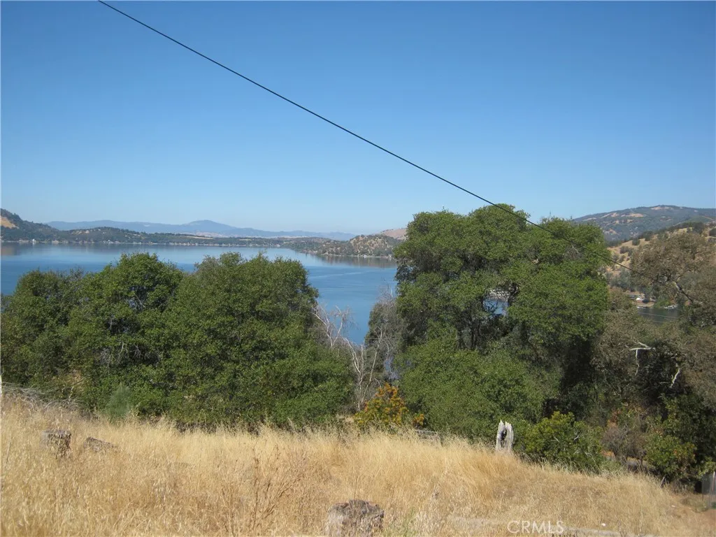 3015 Oak Crest