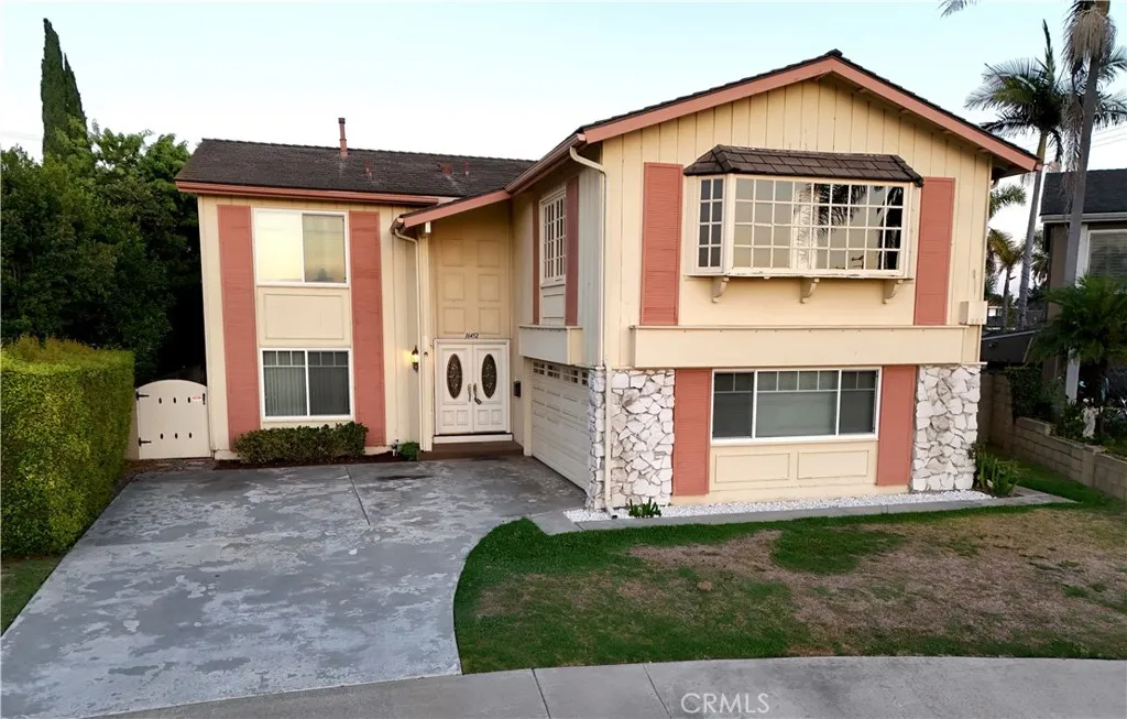 Huntington Beach, CA 92647