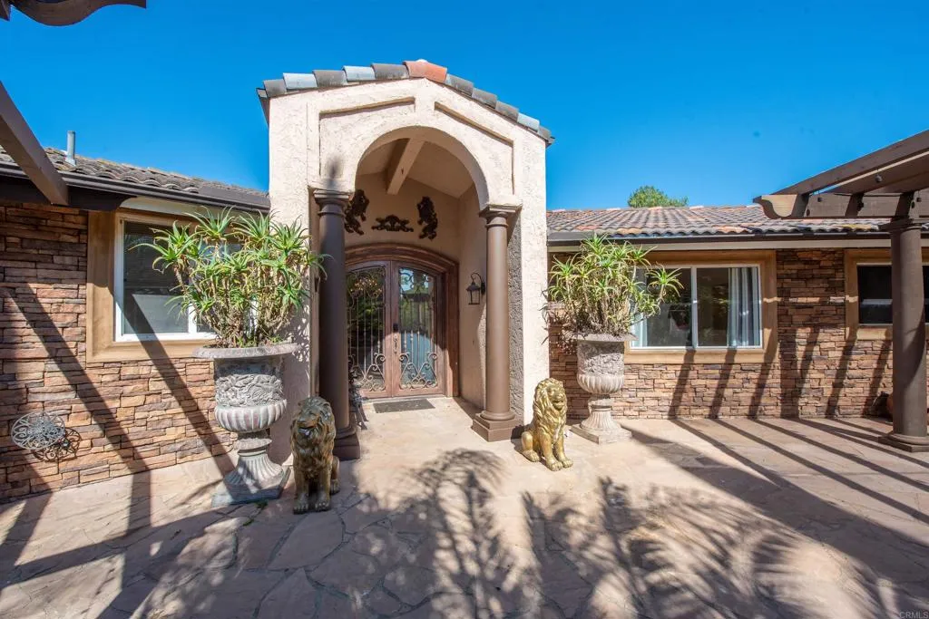2715 S Centre City Parkway, Escondido, CA 92025 - Main photo, Escondido, CA