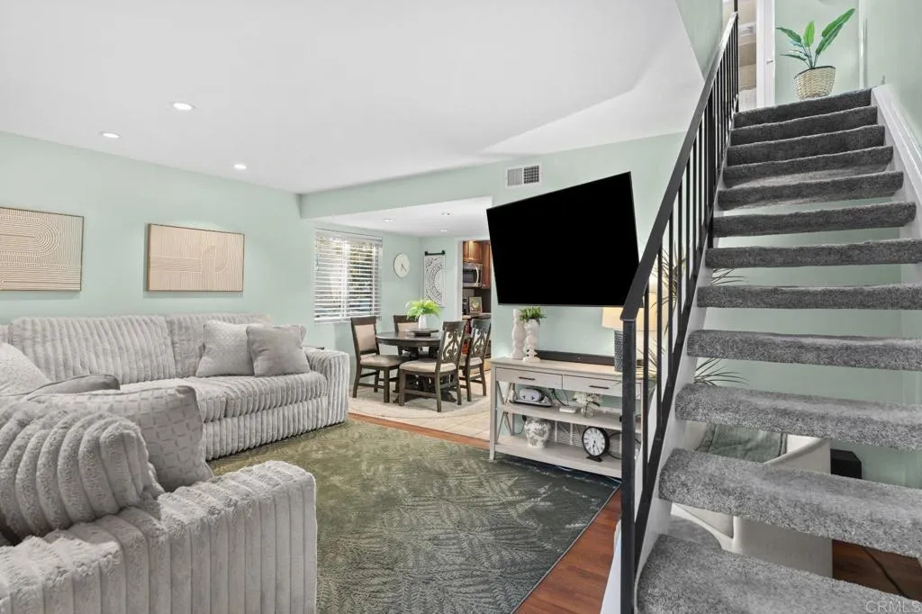 https://cdn.realtyfeed.com/cdn/127/307076401/4f1e4e188f4f5e776a66a0b4cb9101c4.webp