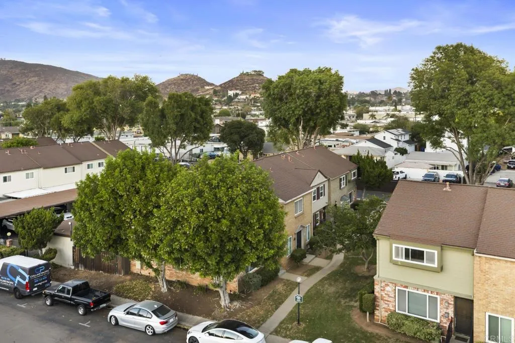 https://cdn.realtyfeed.com/cdn/127/307076401/77920ef7a070290cb9cf1b45eade1ca6.webp