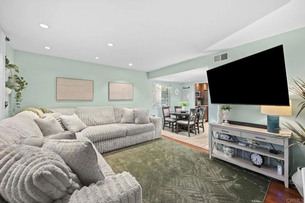 https://cdn.realtyfeed.com/cdn/127/307076401/ba695fd53ccaf1dc36c6bf12c4d597f9.webp