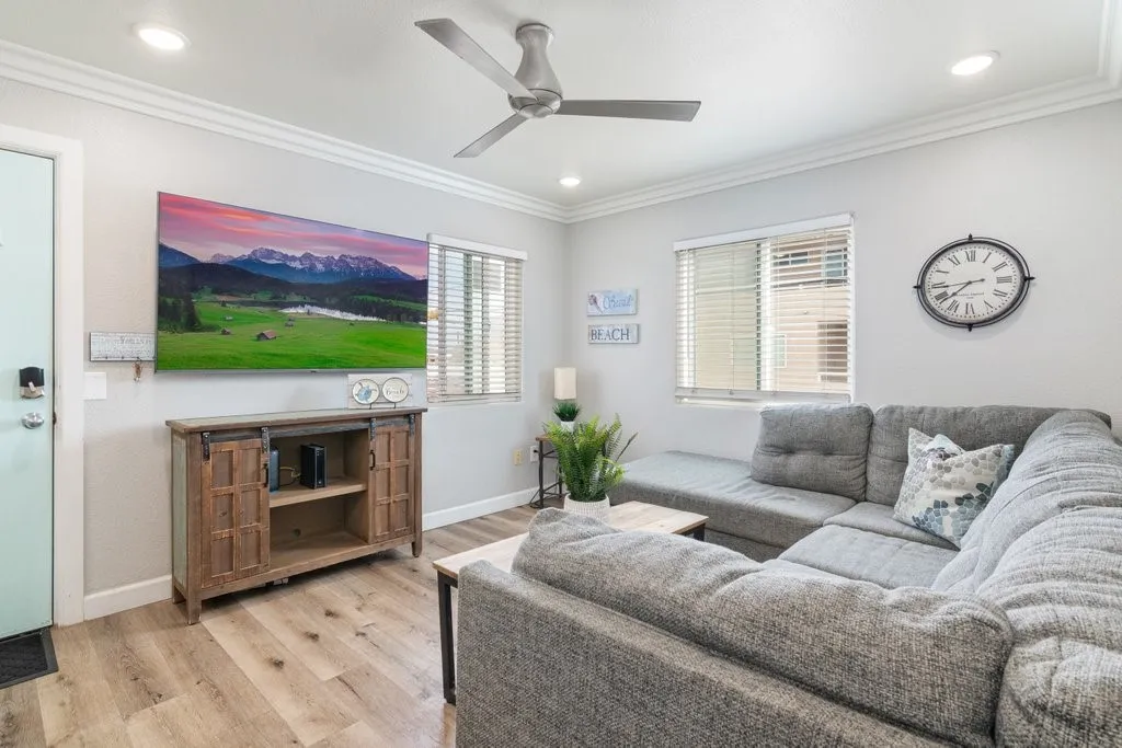 https://cdn.realtyfeed.com/cdn/127/307076410/734f037354bb4ae624dcfb579672b1b3.webp