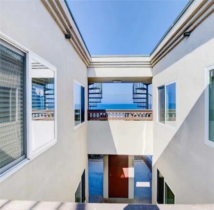 3250 Strandway