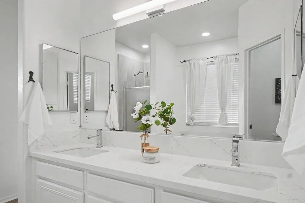 https://cdn.realtyfeed.com/cdn/127/307076447/05f06bda54092105c2c50fe184b4fb85.webp