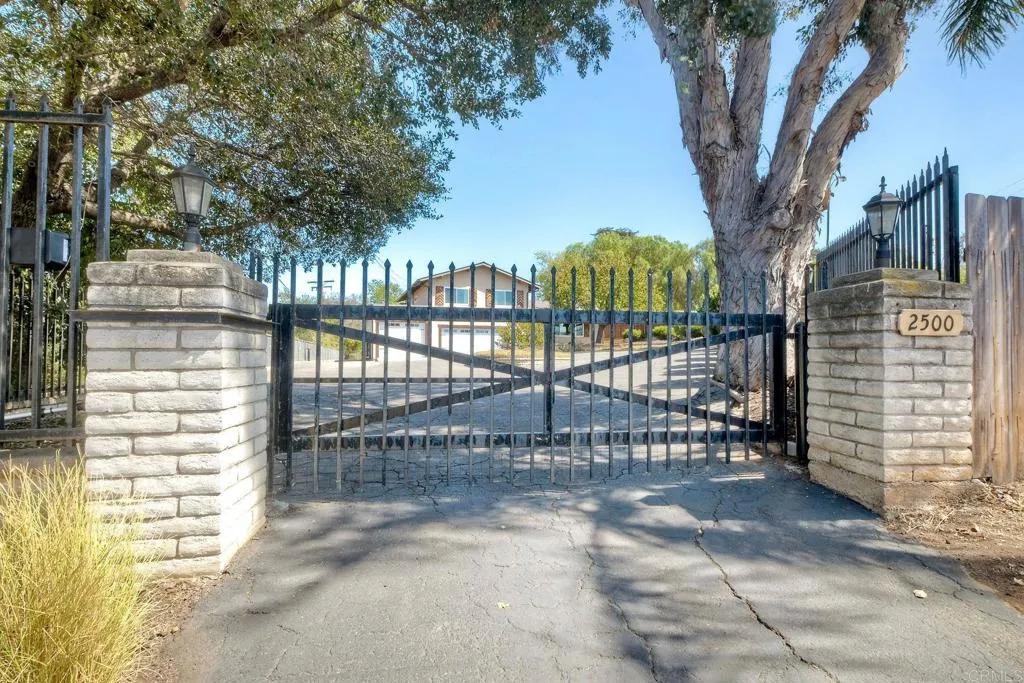 https://cdn.realtyfeed.com/cdn/127/307076471/13c6765a8dfd09ee10c67bc08c9f72ba.webp