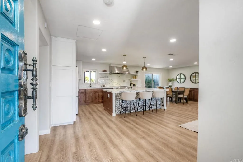 https://cdn.realtyfeed.com/cdn/127/307076471/e7ee8e43c0bf93c2f5e386eeec812cd7.webp