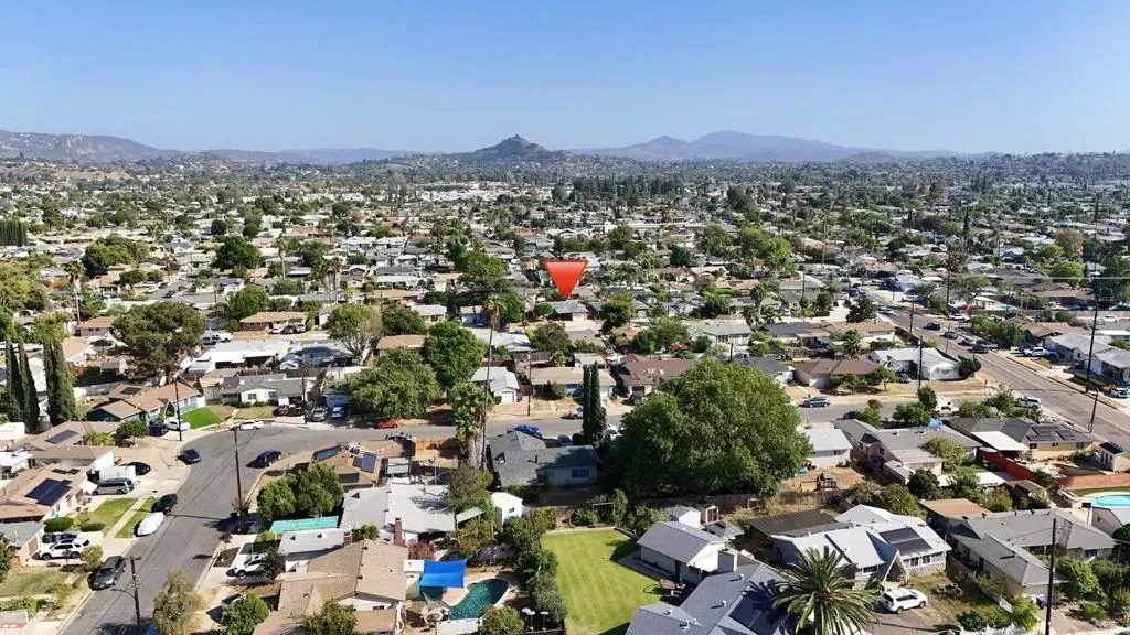 https://cdn.realtyfeed.com/cdn/127/307076492/18fd4010f17342e2c3875b62d3a4821d.webp