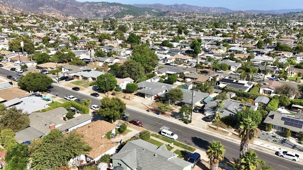 https://cdn.realtyfeed.com/cdn/127/307076492/53bd1c41a720ee1754ca7e01f8b60bcf.webp