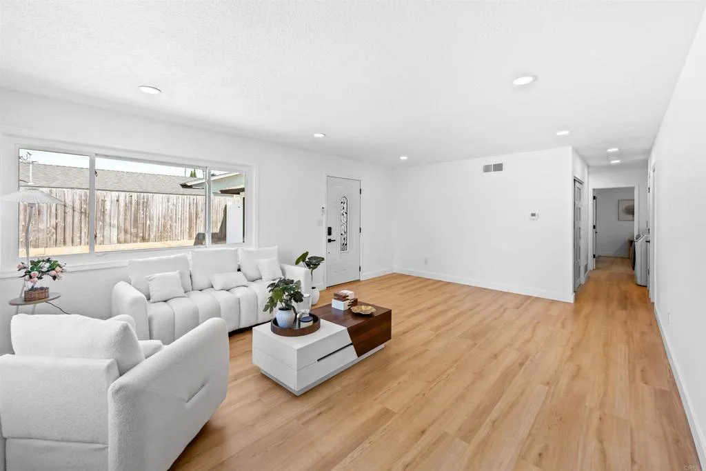 https://cdn.realtyfeed.com/cdn/127/307076493/592866ec2f245d564e4996a1e8823f8e.webp