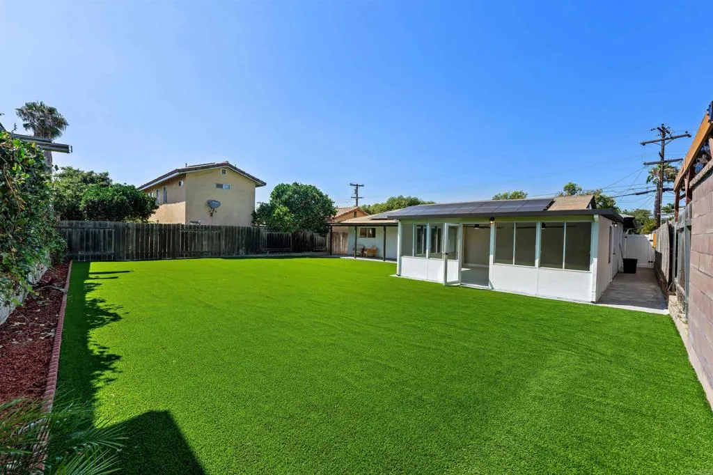 https://cdn.realtyfeed.com/cdn/127/307076493/8f020e9ba75561f6a526151c69204ead.webp