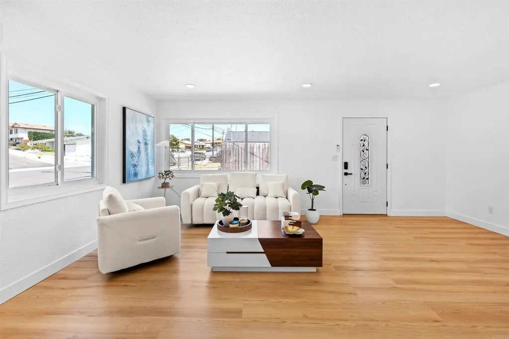 https://cdn.realtyfeed.com/cdn/127/307076493/b5b3afb98cb52f37b2521591cc716e85.webp