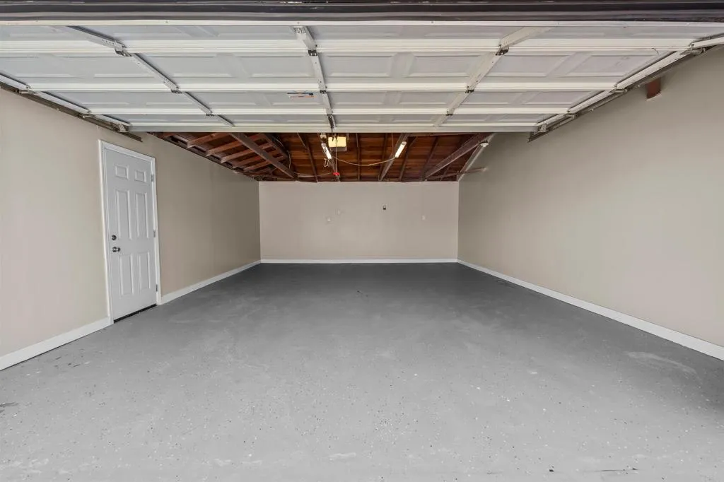 https://cdn.realtyfeed.com/cdn/127/307076493/bcc902e8a866037a8f7a32c41bbe4c0e.webp