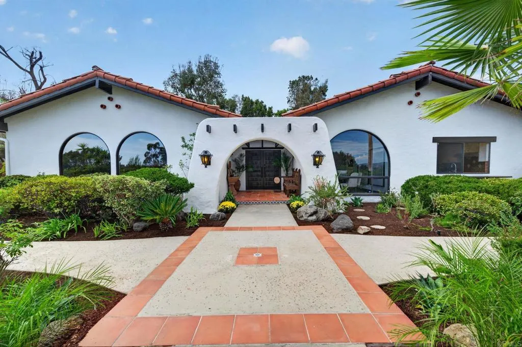 https://cdn.realtyfeed.com/cdn/127/307076536/1e1aaa188513774b68607ea44c9bd78d.webp