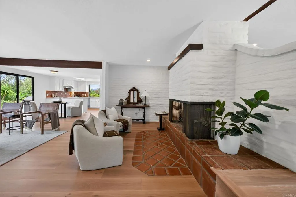 https://cdn.realtyfeed.com/cdn/127/307076536/3be2543ab705a9cd9c46c445745c644e.webp
