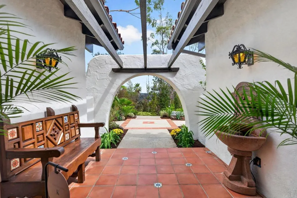 https://cdn.realtyfeed.com/cdn/127/307076536/cc0344864e24fe750b4ac9095f62c1f8.webp