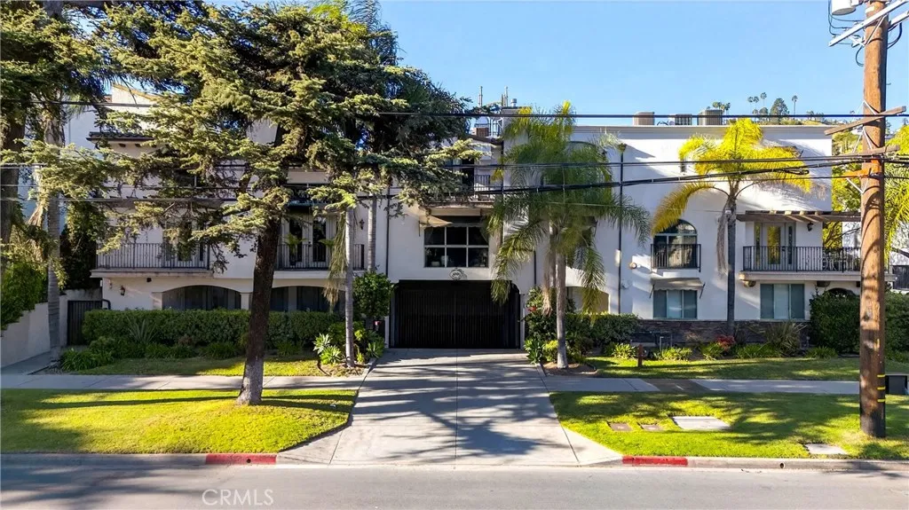 Los Angeles, CA 90027