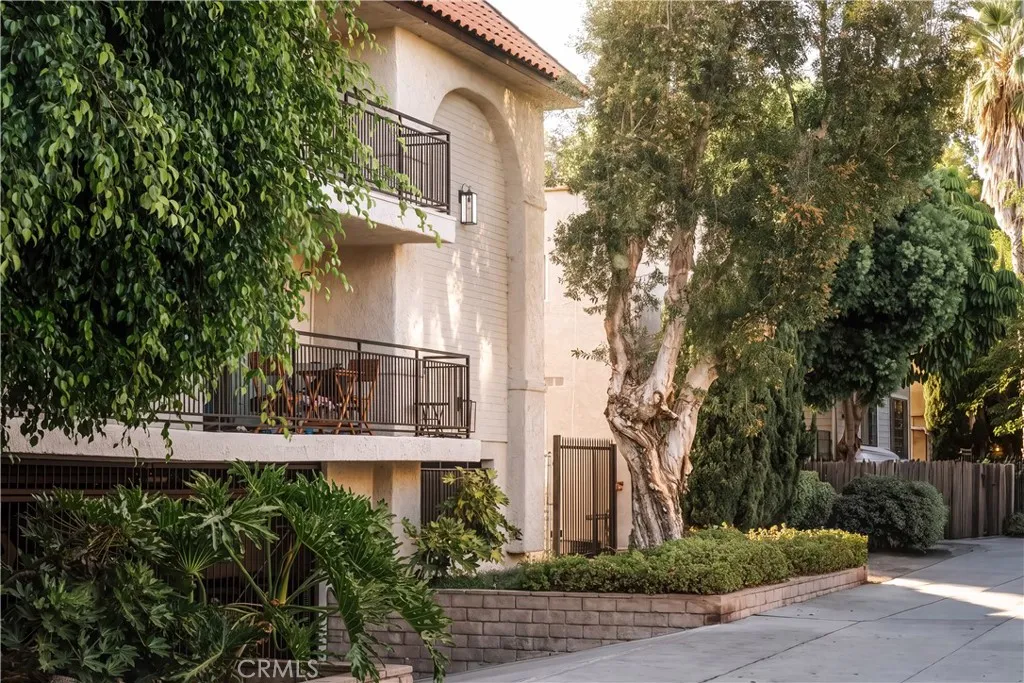 Sherman Oaks, CA 91423