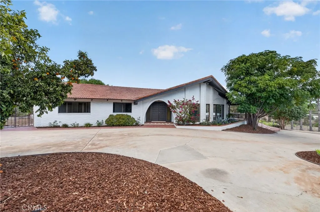 2801 E Mission Road, Fallbrook, CA 92028 - Photo 3 of 62, Fallbrook, CA