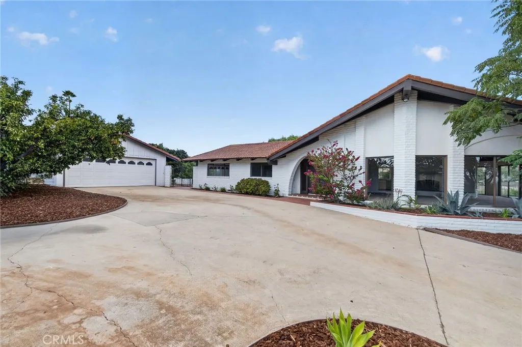2801 E Mission Road, Fallbrook, CA 92028 - Photo 2 of 62, Fallbrook, CA