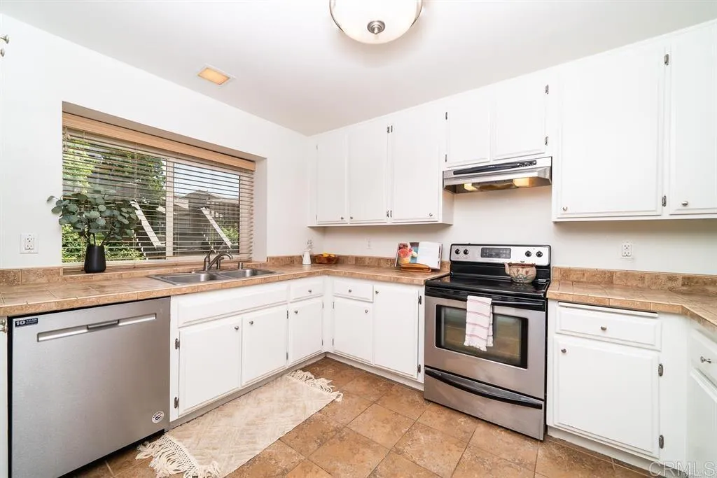 https://cdn.realtyfeed.com/cdn/127/307076633/597b92e380e52bab2363593ff41fd7ec.webp