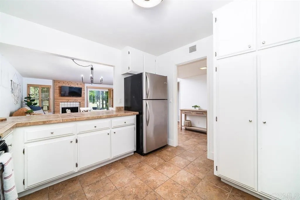 https://cdn.realtyfeed.com/cdn/127/307076633/670dc34c21903e9a650a2b22dcf6c118.webp