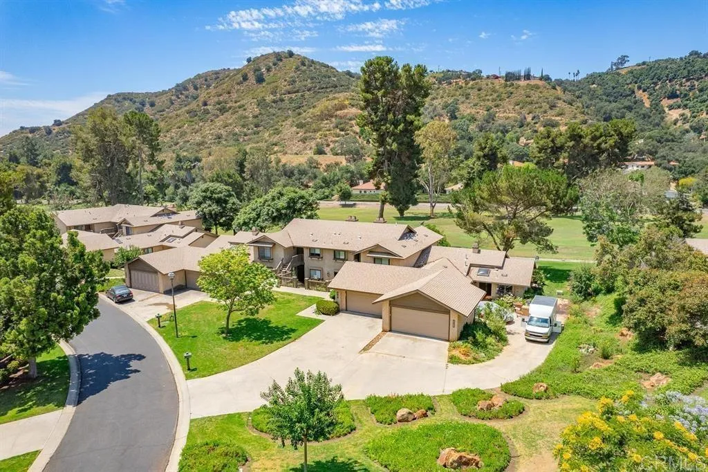 https://cdn.realtyfeed.com/cdn/127/307076633/7293033e0759800decee119a2404d5af.webp