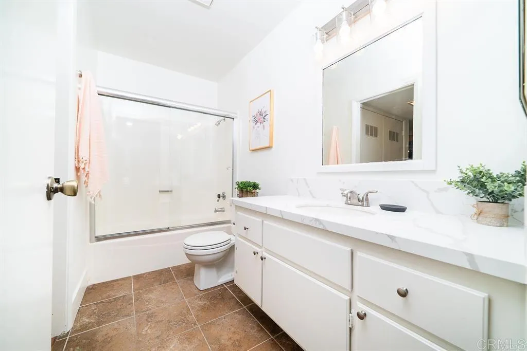 https://cdn.realtyfeed.com/cdn/127/307076633/7cda25c06d44fbba838b6c5552a509ad.webp