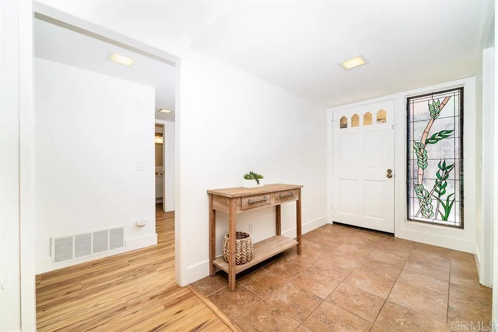 https://cdn.realtyfeed.com/cdn/127/307076633/ff64ffecab1de2e5ae4fe4c11eda300e.webp