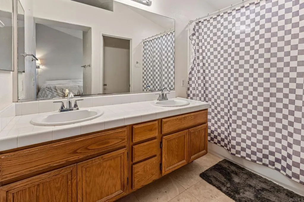 https://cdn.realtyfeed.com/cdn/127/307076712/4a5e43455b3770874d90bdd31d2a9ce5.webp