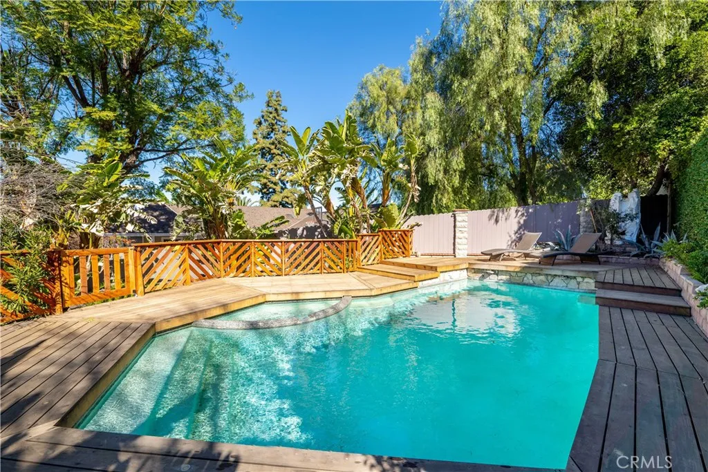 Woodland Hills, CA 91364