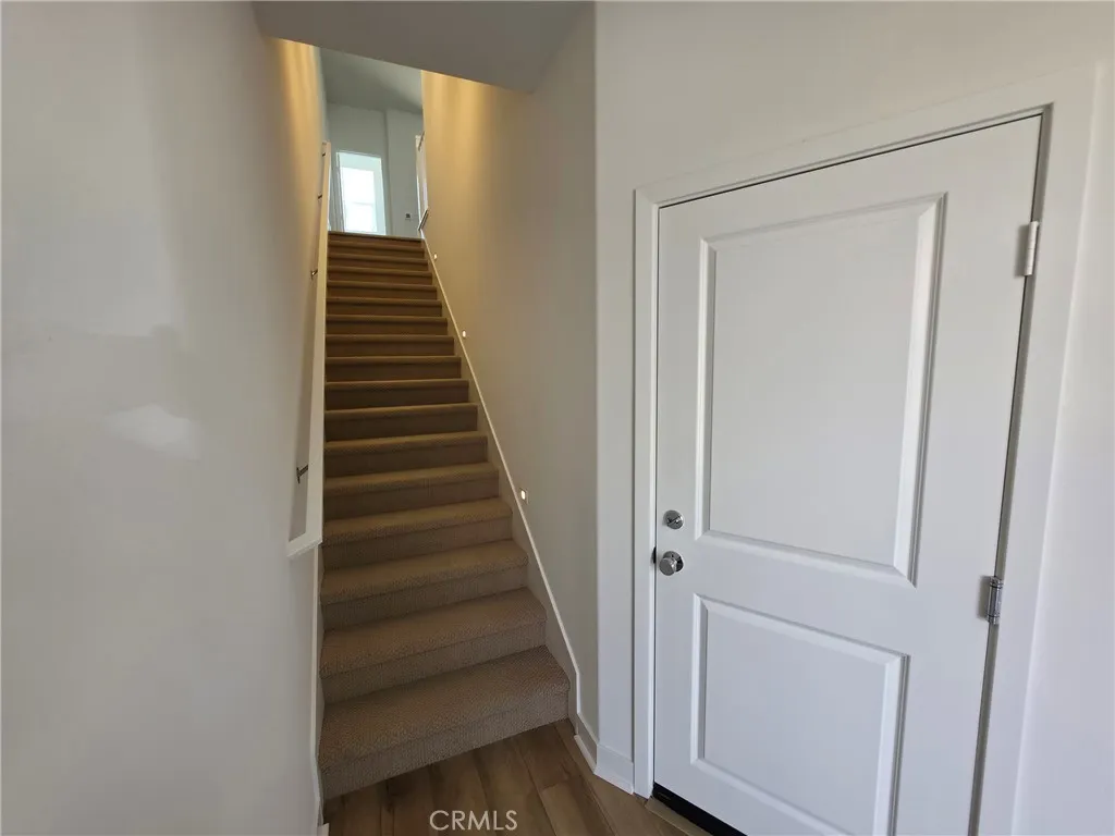 27457 Novella, Valencia, CA 91318 - Photo 4 of 32, Valencia, CA