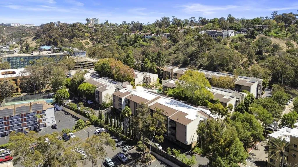 https://cdn.realtyfeed.com/cdn/127/307076849/48dbfedf3bc343edbf9d11ad049315ff.webp