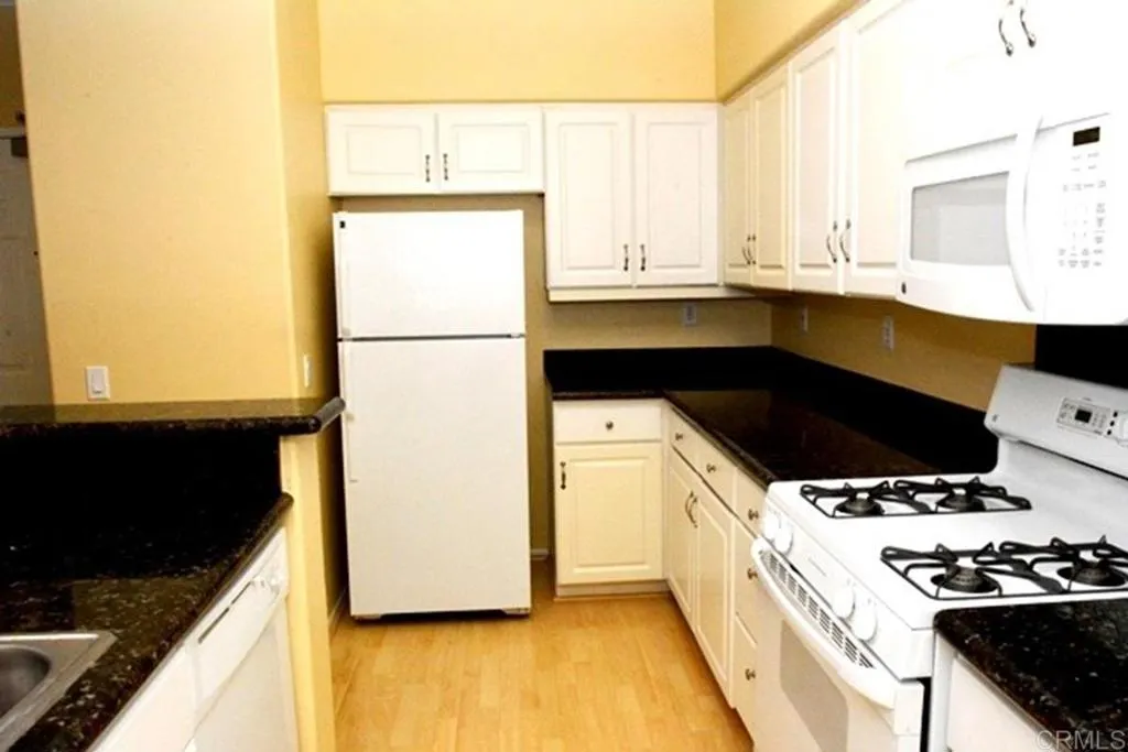 13364 Carmel Country Road Unit C204, San Diego, CA 92130 - Photo 5 of 14, San Diego, CA